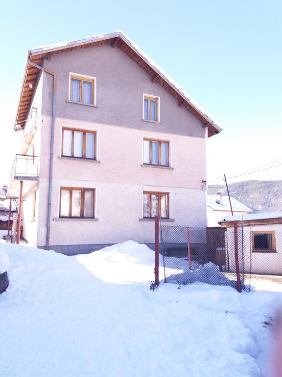 Guest House Ahp Mala Tsŭrkva Eksteriør billede