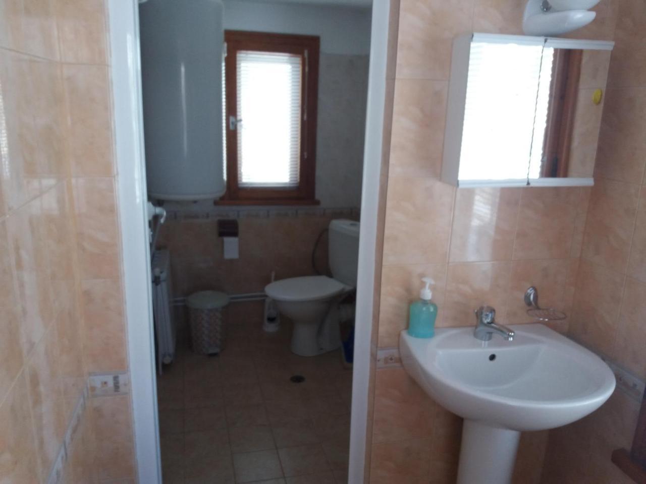 Guest House Ahp Mala Tsŭrkva Eksteriør billede